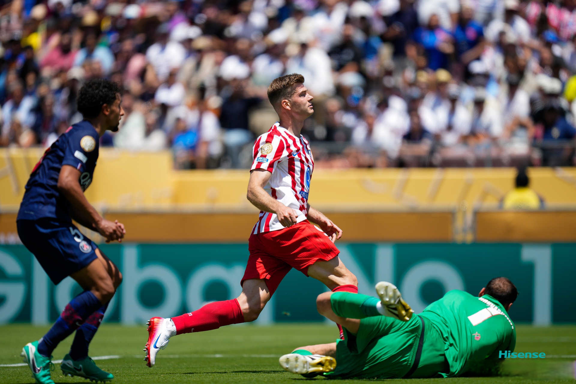 包含萨克拉门托国王迎法国杯关键赛，赛后绝杀压哨，赛场秩序良好，高层口径保持一致的词条